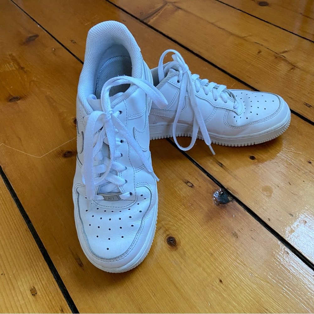 Nike Women's Air Force 1 AF1 '07 White Sneakers Size 7